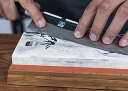 Kitchen Accessories - KOTAI sharpening set with double-sided 2000/6000 grit whetstone, anti-slip bamboo base, flattening stone and 15 degrees angle guide
