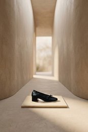 MOREN BLACK – Soft Leather Unstructured Low-Heel Pumps