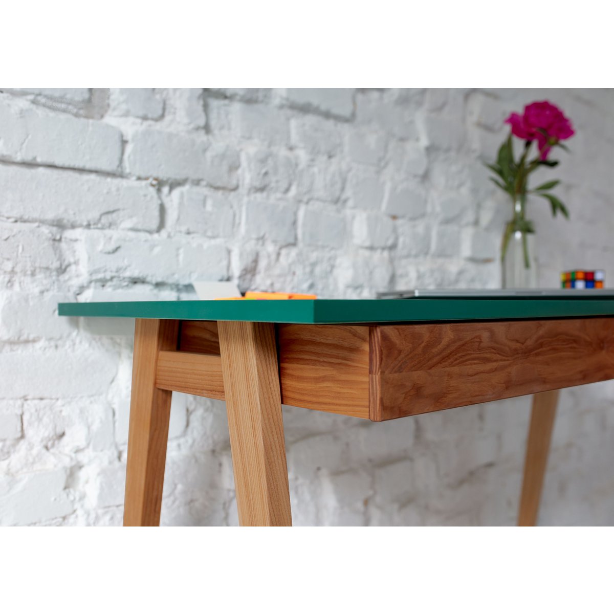 LUKA L-Shaped Desk Left/Right Handed 135x85cm