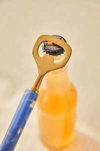 Mangoblauwe flesopener