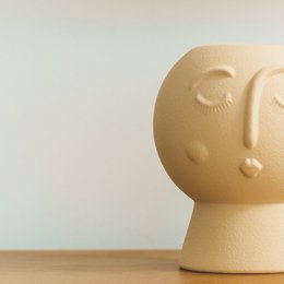 Maria Vase