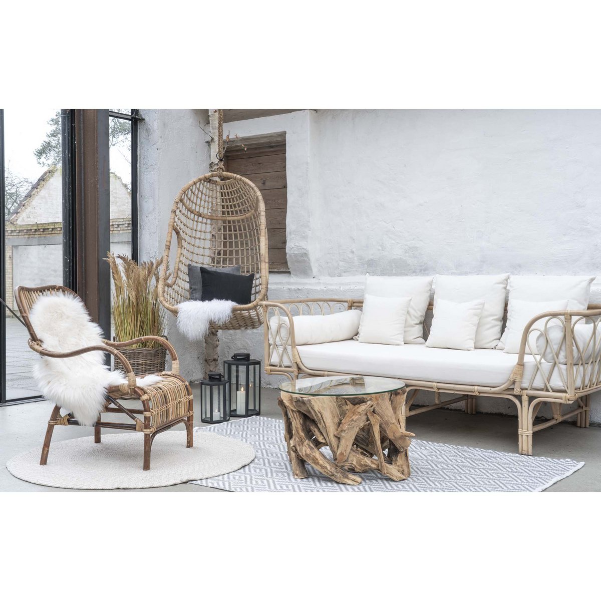 Grand Canyon Coffee Table - Coffee Table, glass with nature legs, Ø60x40 cm