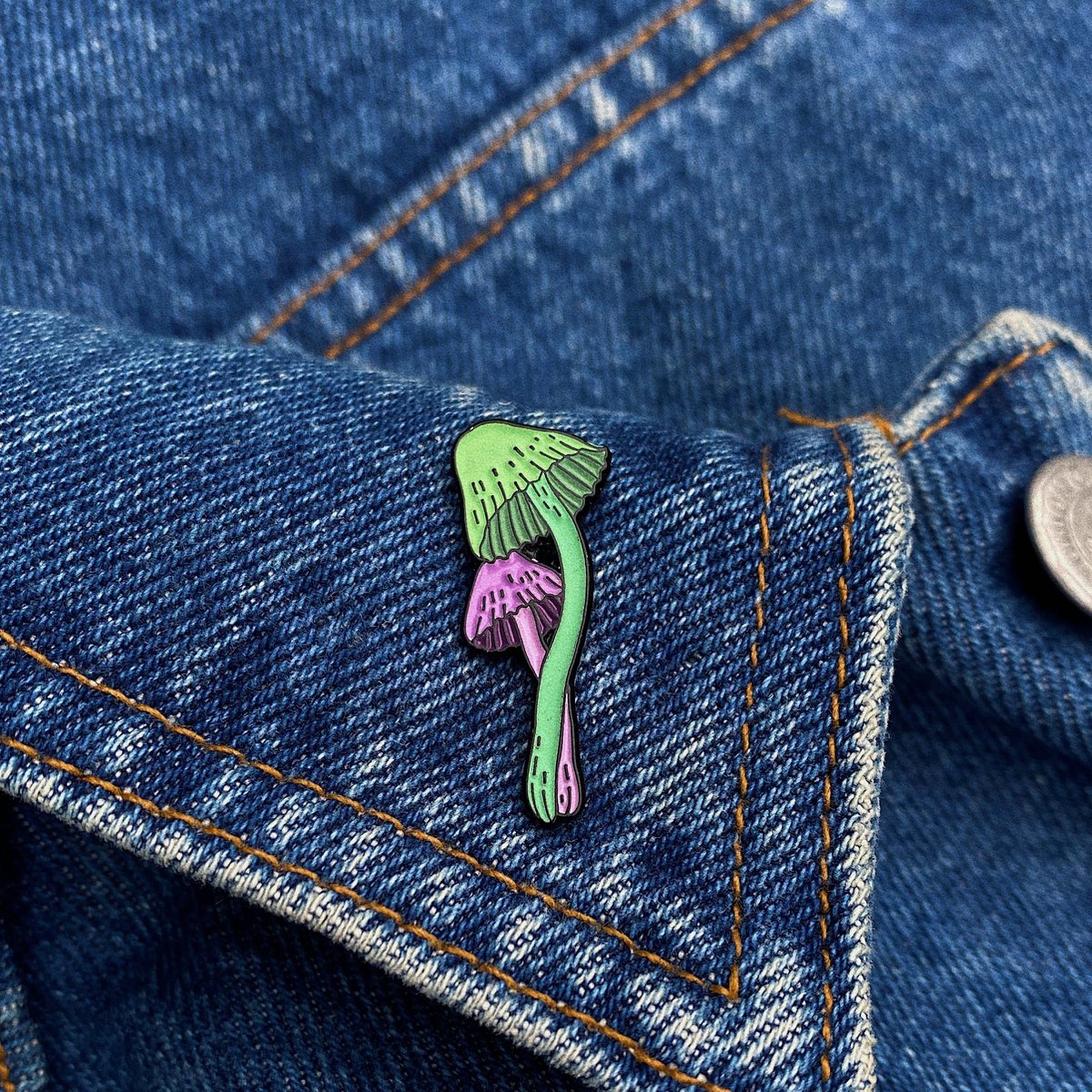 Email Pin "Magic Mushroom"