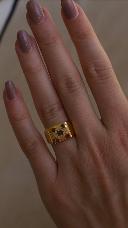 Sacra - Geometric Gold Check-board Block Ring