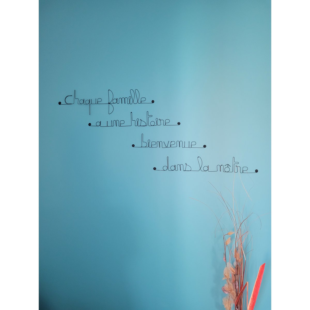 Wire wall decoration - "Every family has a story welcome in ours" - Bijoux de Mur