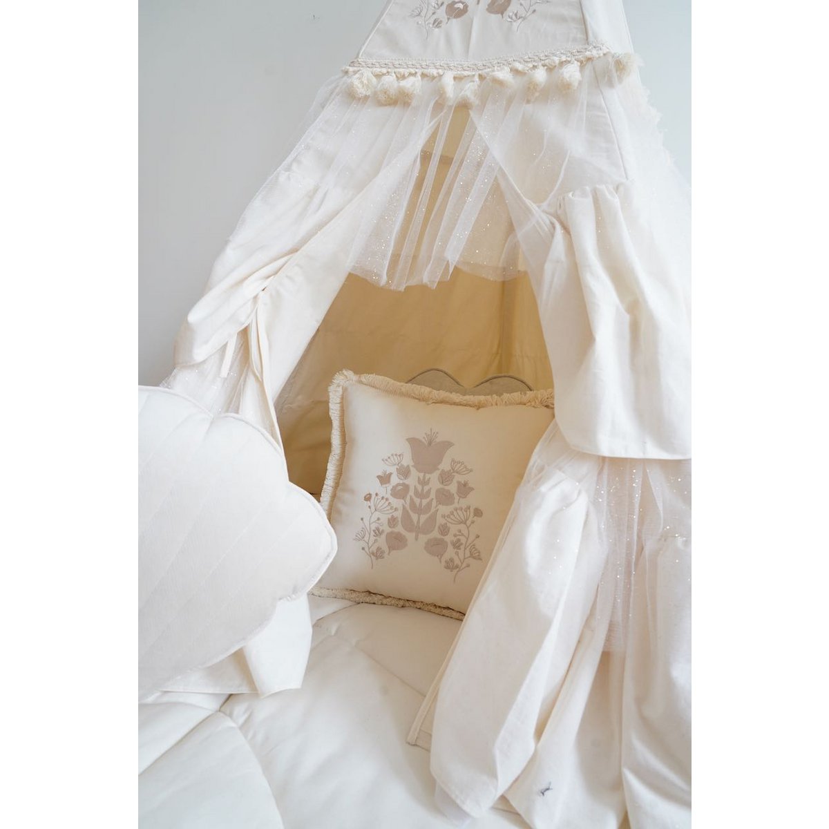 Teepee “Boho” con volant e set tappetino
