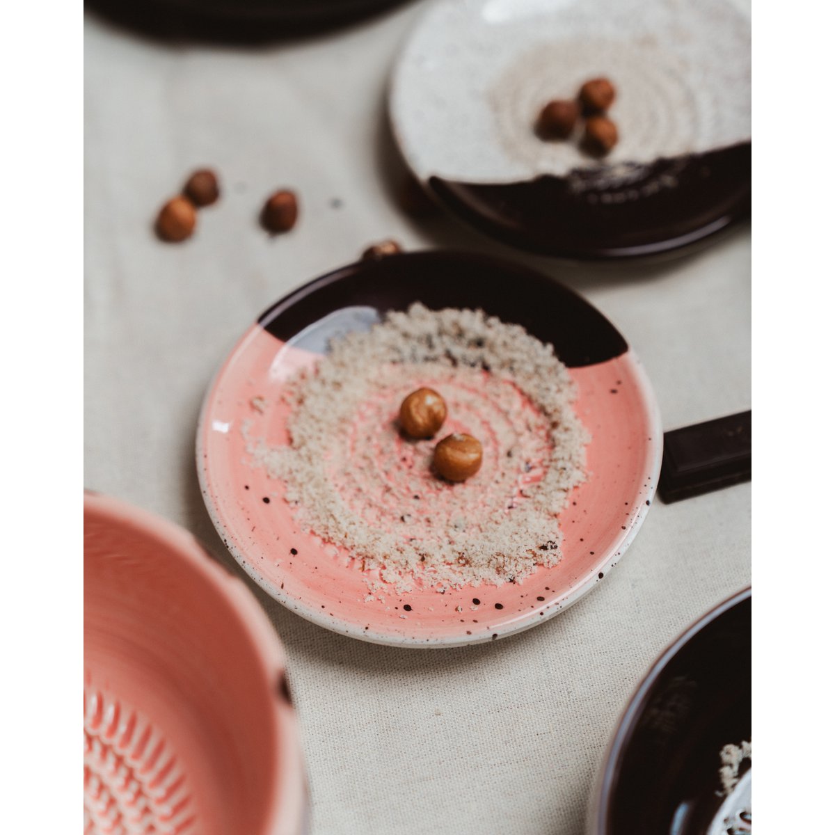 Small Ceramic Garlic Grater Plate – Ideal for Gifting / CHOCOLATE