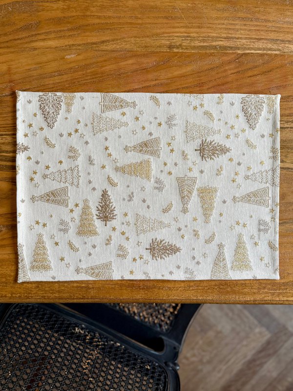 Leichte Weihnachtsmotiv-Platzierung | Goldener Wald