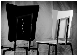 La chaise Giulavi blanche se distingue par ses formes abstraites mais consciente de représenter le concept d'unicité ...