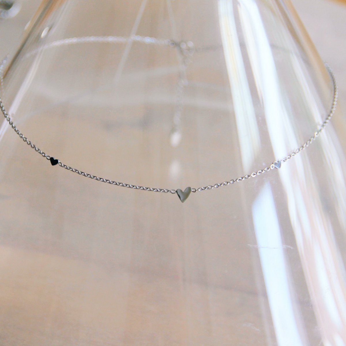 FW269 - Collier fin en acier inoxydable avec 3 mini coeurs - argent