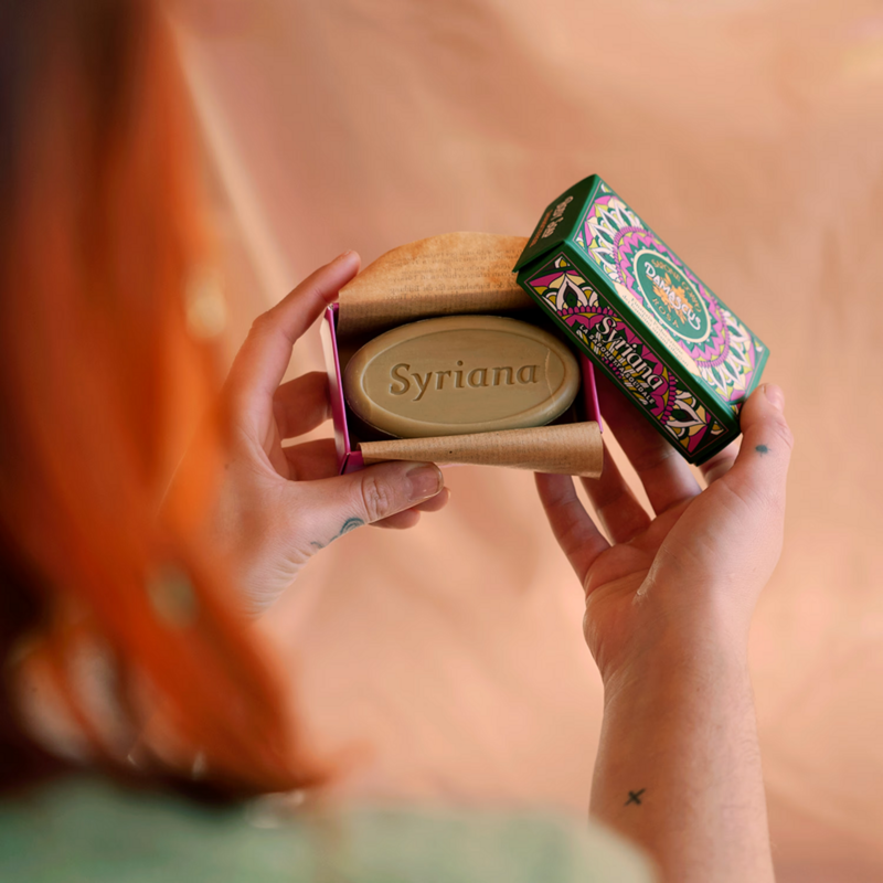 Sapone di Aleppo profumato con Rosa Damascena, Muschio Nero, Oud-Ambra