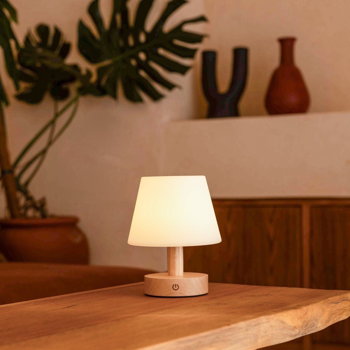 Lampe de table rechargeable en bois marron clair Teddy