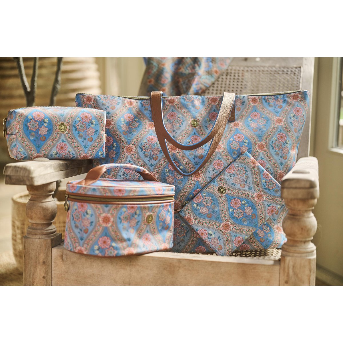 Charly Cosmetic Flat Pouch Medium Ornamento Blue 24x1x15.5cm