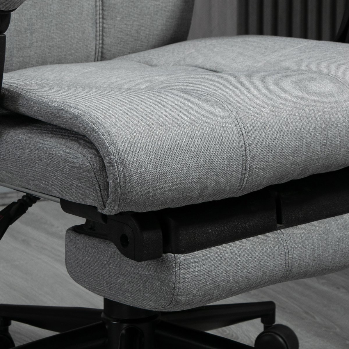 Office chair with pillow armrest Desk chair with tilt angle Height-adjustable swivel chair with footrest Linen foam PVC Light gray 66 x 76 x 112-120 cm