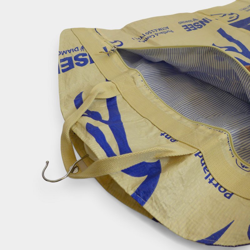 SUIT BAG | Environmentally friendly garment bag in beige-blue