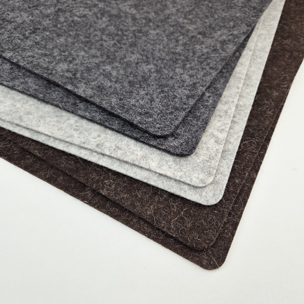 Natural wool felt placemat, rectangle