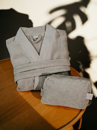 Pamukia GOTS Organic Cotton Gift Set – Unisex Bathrobe & Toiletry Bag | Essence Collection