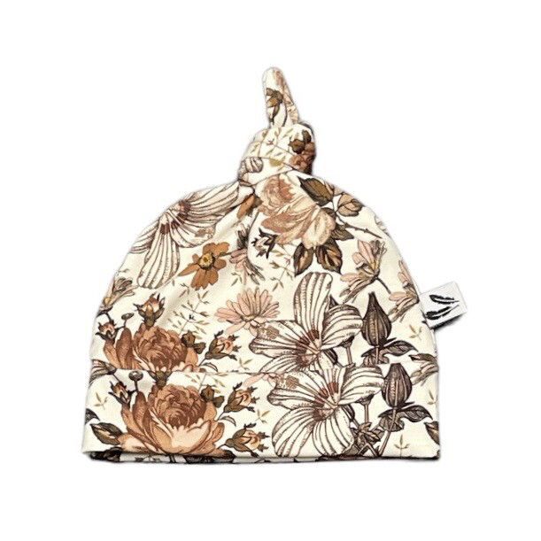 Knoopmutsje english garden brown