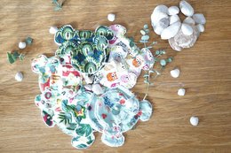 Set of 2 cleaning wipes featuring panda design, available in Hiboux, Géo canard, and Fleur vintage patterns. Washcloth-style material, soft and absorbent.