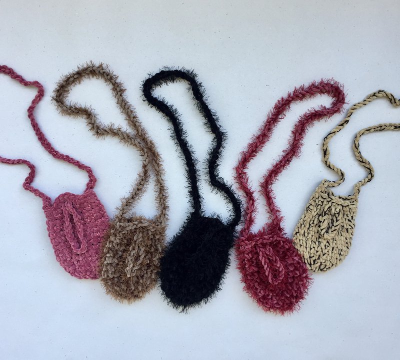 “Elise fluffy” crochet phone pouch pink + burgundy
