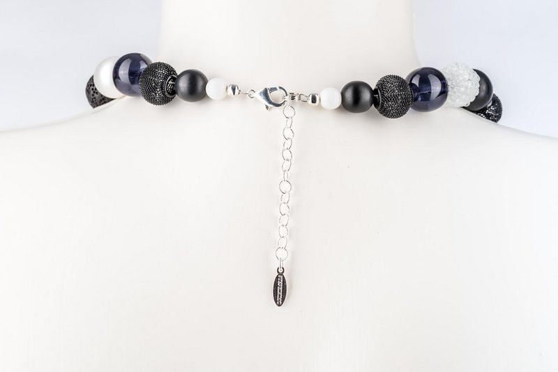 Collier Stephisimo "Bollywood", Noir et Blanc