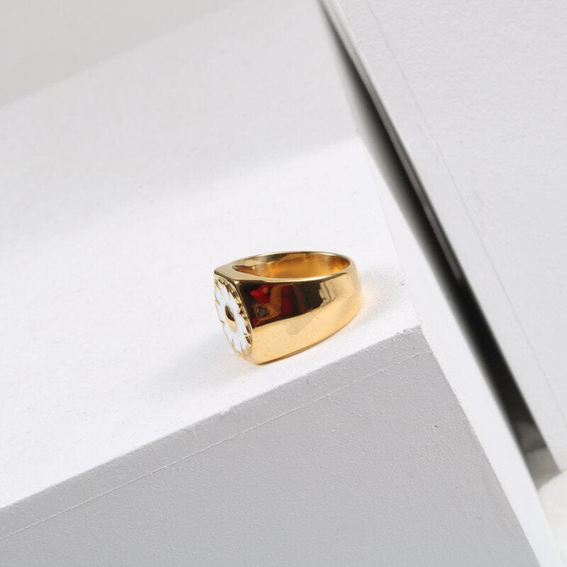 Aigner - White Daisy Signet Ring