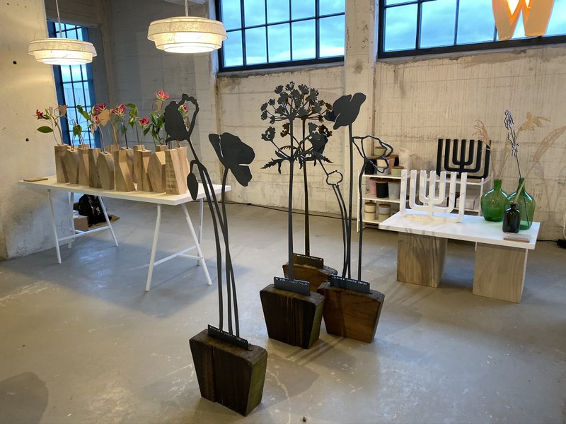 Poppy's & Hogweed - Objeto Corten