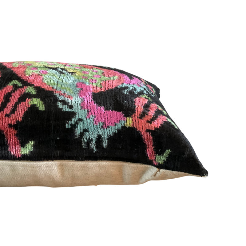 Velvet Ikat Kissing Zyrona 60x40 cm