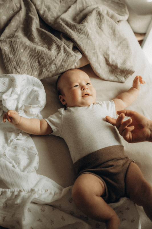 TISU crib sheet, Cream Daisy