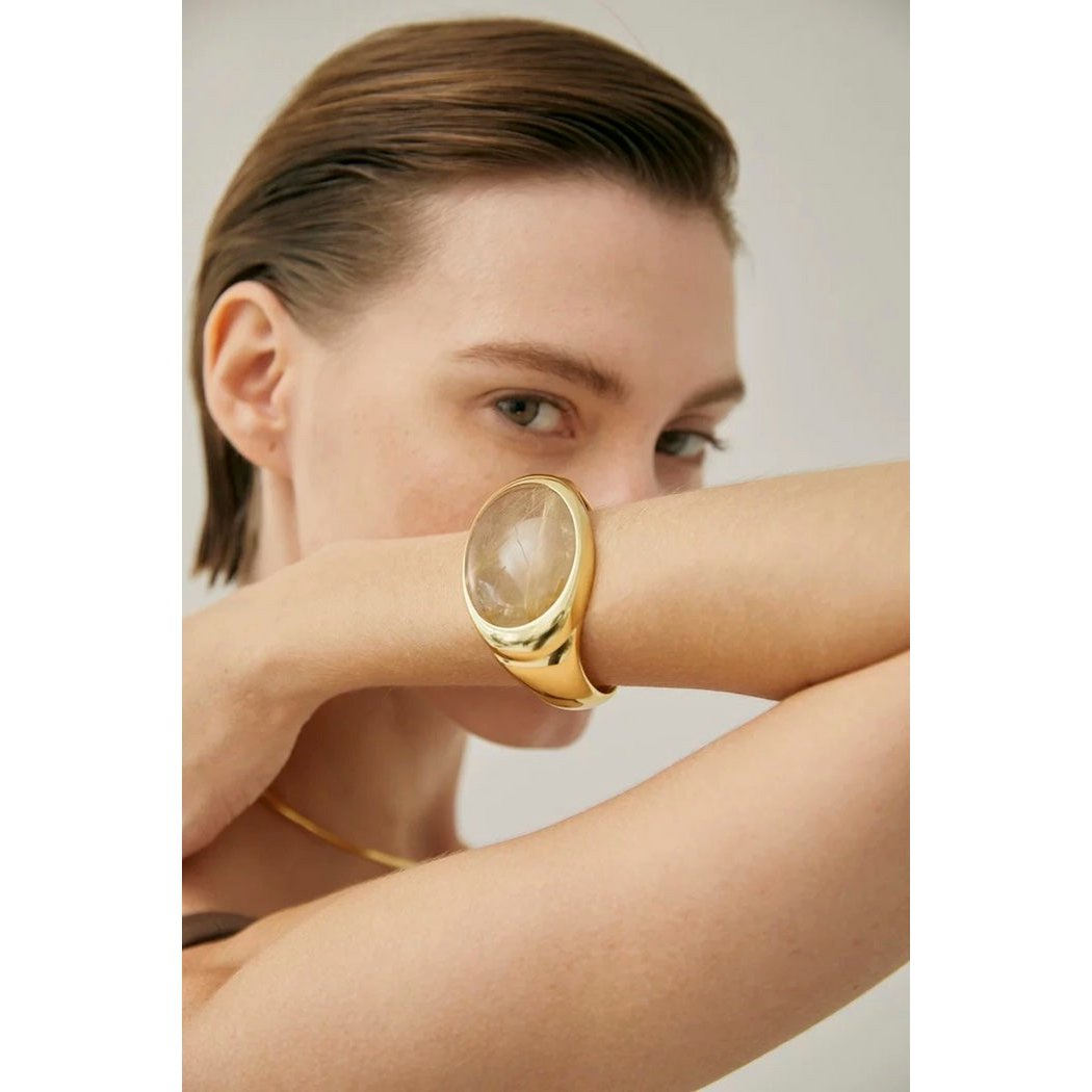 Fed minimalistisk guldrutileret kvarts bred bangle