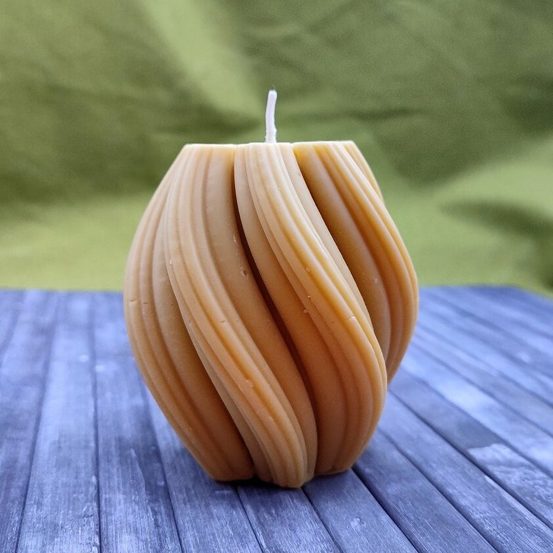 Vela con forma de Estrella geométrica de cera de abeja y soja