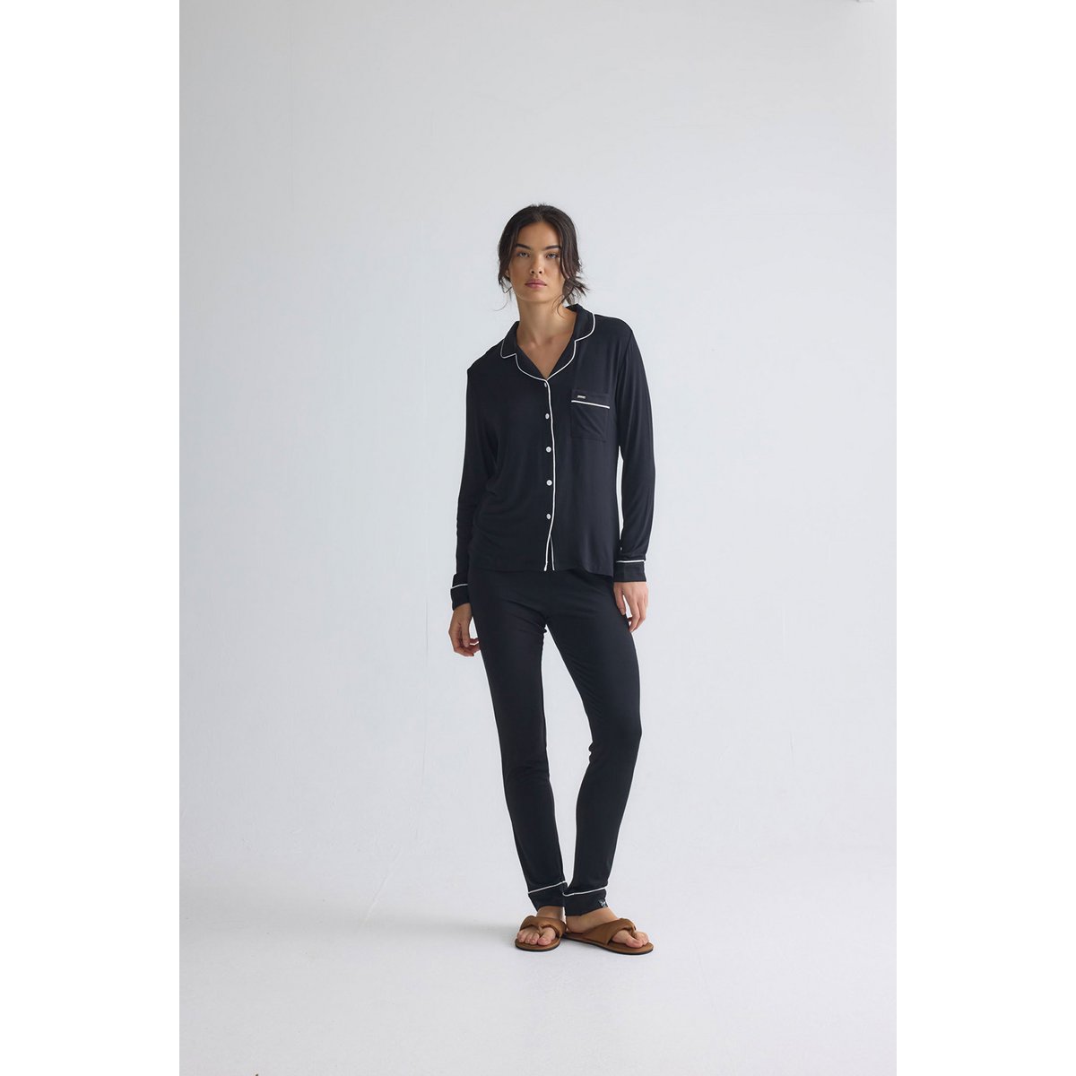 Langes Pyjama-Set aus Bambus in Schwarz