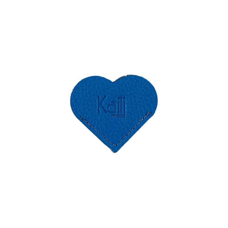 K0038OB | Made in Italy Heart Bookmark in genuine full-grain leather, dollar grain - Light blue color - Dimensions: 6 x 5.5 x 0.5 cm - Packaging: rigid bottom/lid Gift Box
