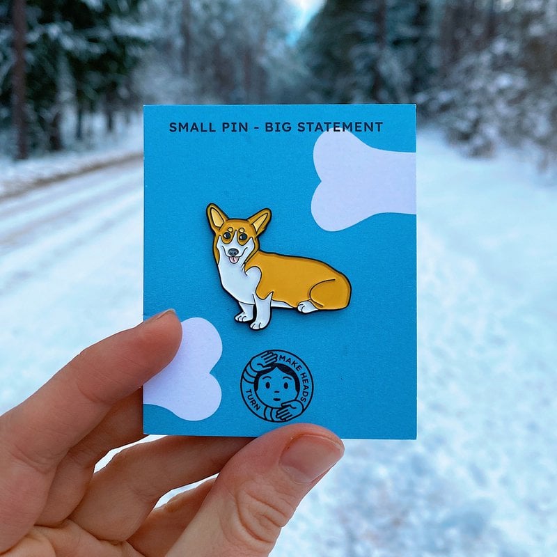 Enamel Pin "Queen's Corgi"