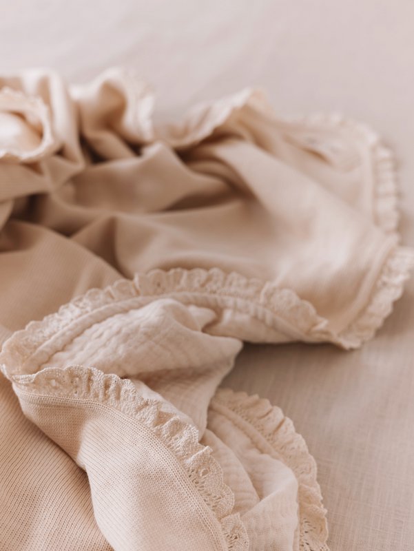 Knit + Muslin Blanket / buttercream + lace