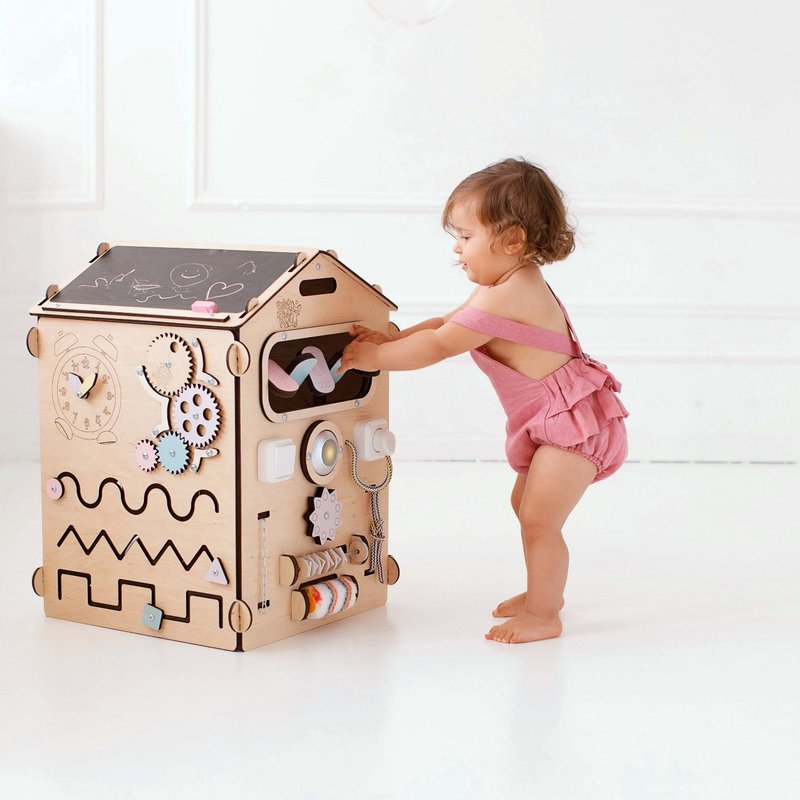 Maison de jeux sensorielle BusyBoard Natura Pastel - édition limitée