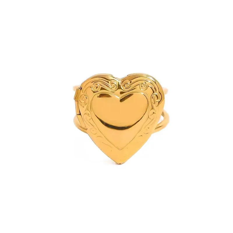 LOUIZ Ring with Heart Locket