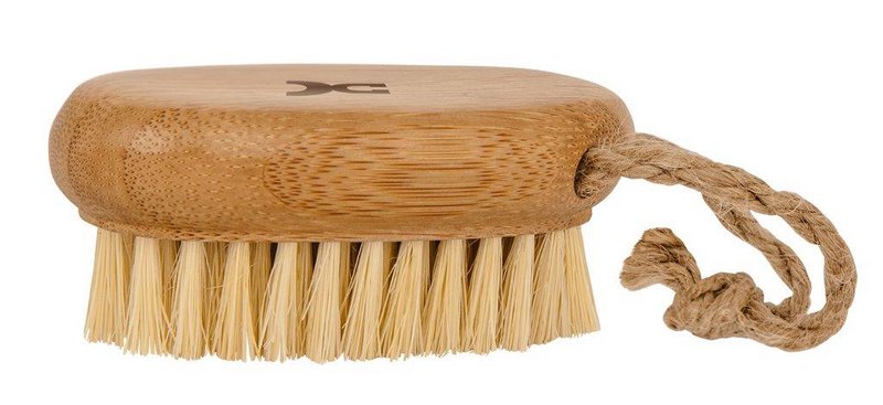 Vegan nailbrush with coconut bristle