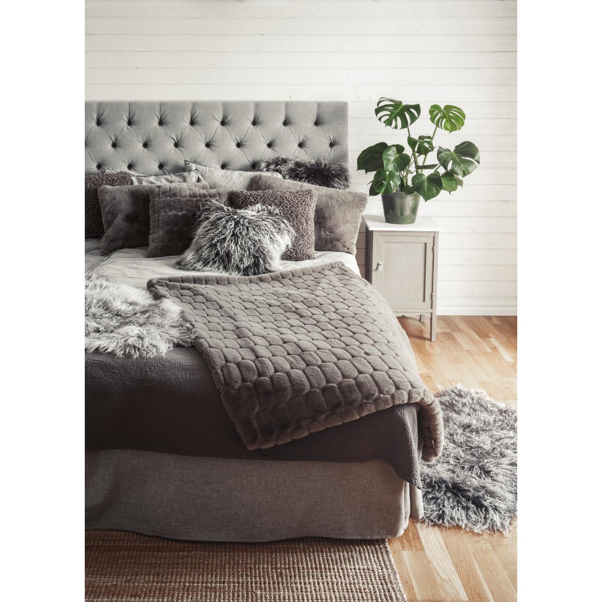 Shansi cushion cover sheepskin_Grey Snowtop