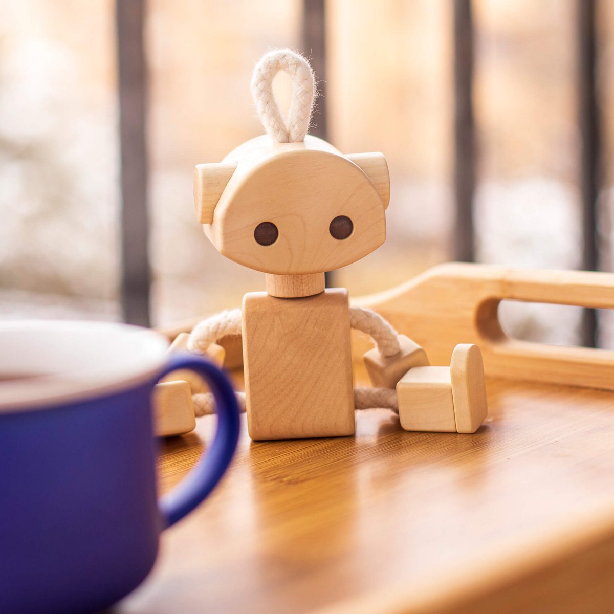 Siostra Titi Śliczny Robot Drewniany