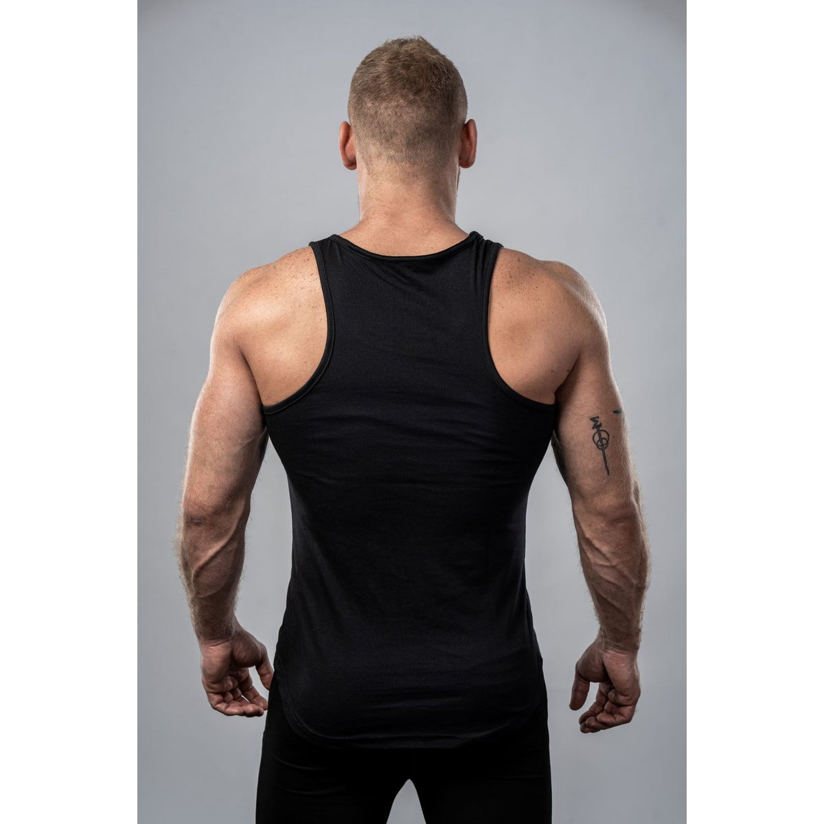 Heren tanktop, nauwsluitende zwarte "Achilles" tanktop