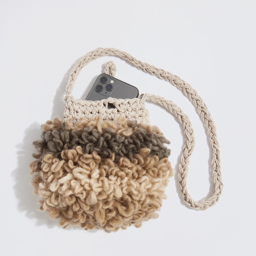 “Elise Boucle” Håndlavet telefonpose beige