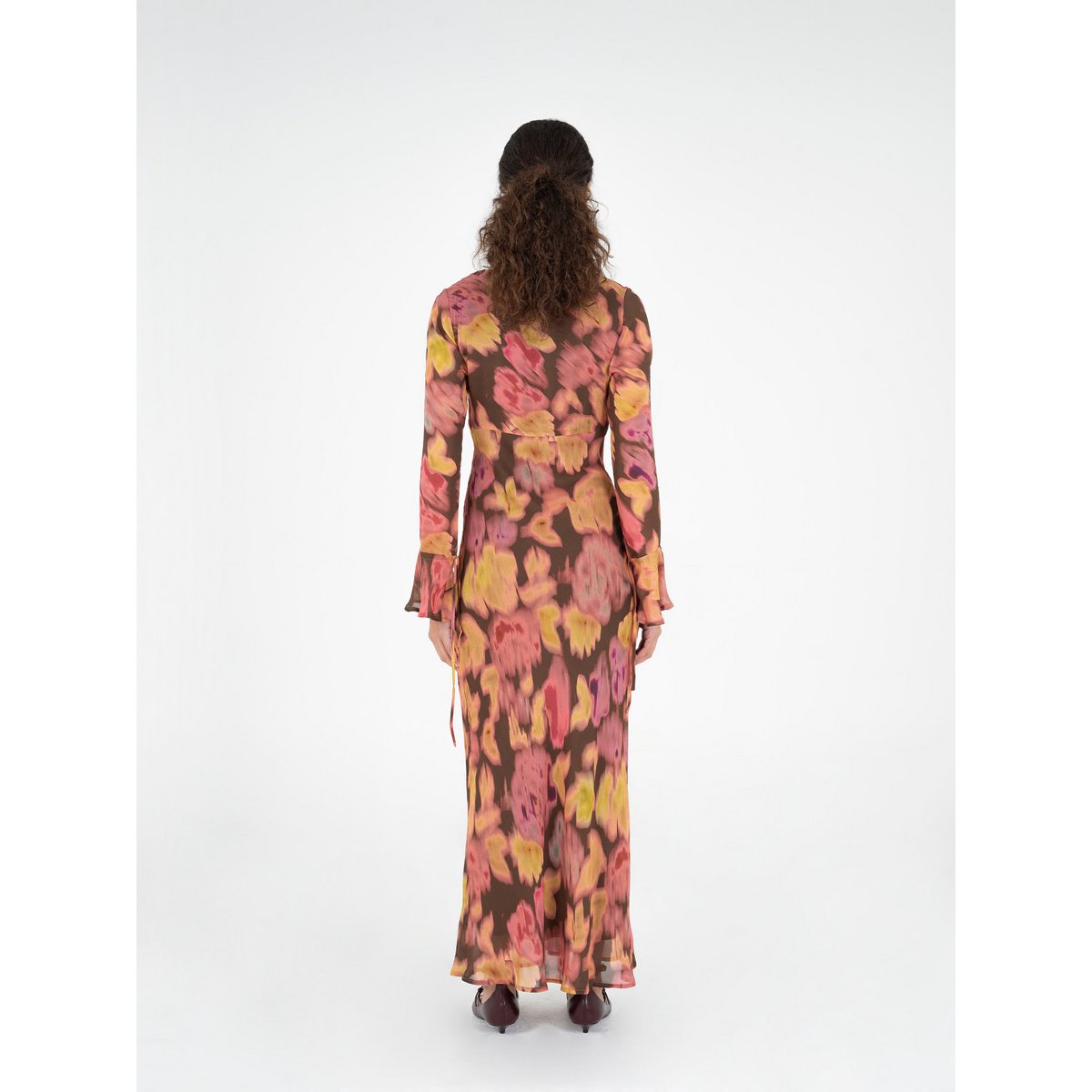 Blütenblatt-Vulkanbraunes Kleid mit Blumenmuster