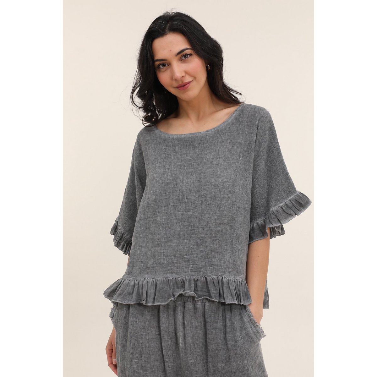 Plain blouse in 50% Linen and 50% Cotton REF. 8747