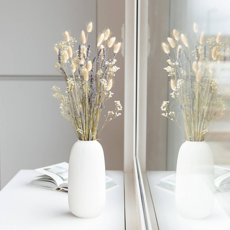 Lavender Dreams: Tørret blomsterbuket i beige-lilla