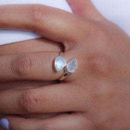 Anello “Poteri Femminili” in Pietra di Luna e Argento 925