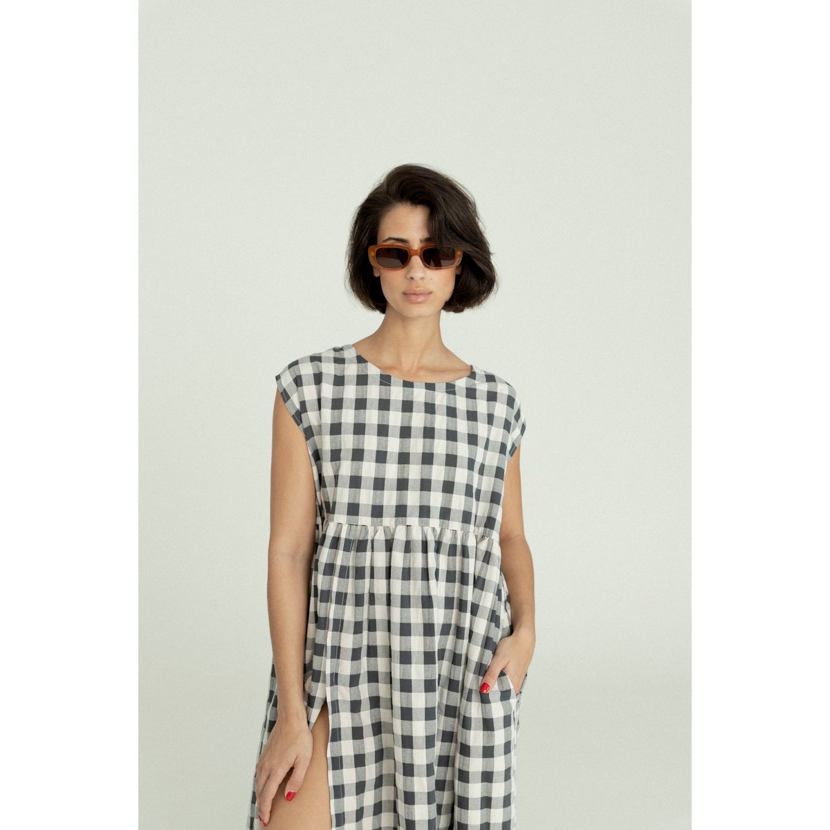 09h - Mid Squared Dress