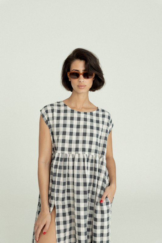 09h - Mid Squared Dress