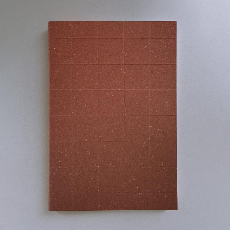 Risographie Notizbuch – Grid Copper Earth (13 x 19 cm)