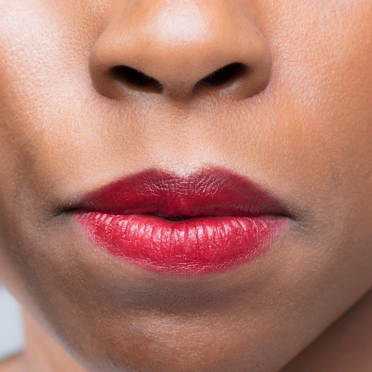 Natuurlijke robijnrode lippenstift 1.0